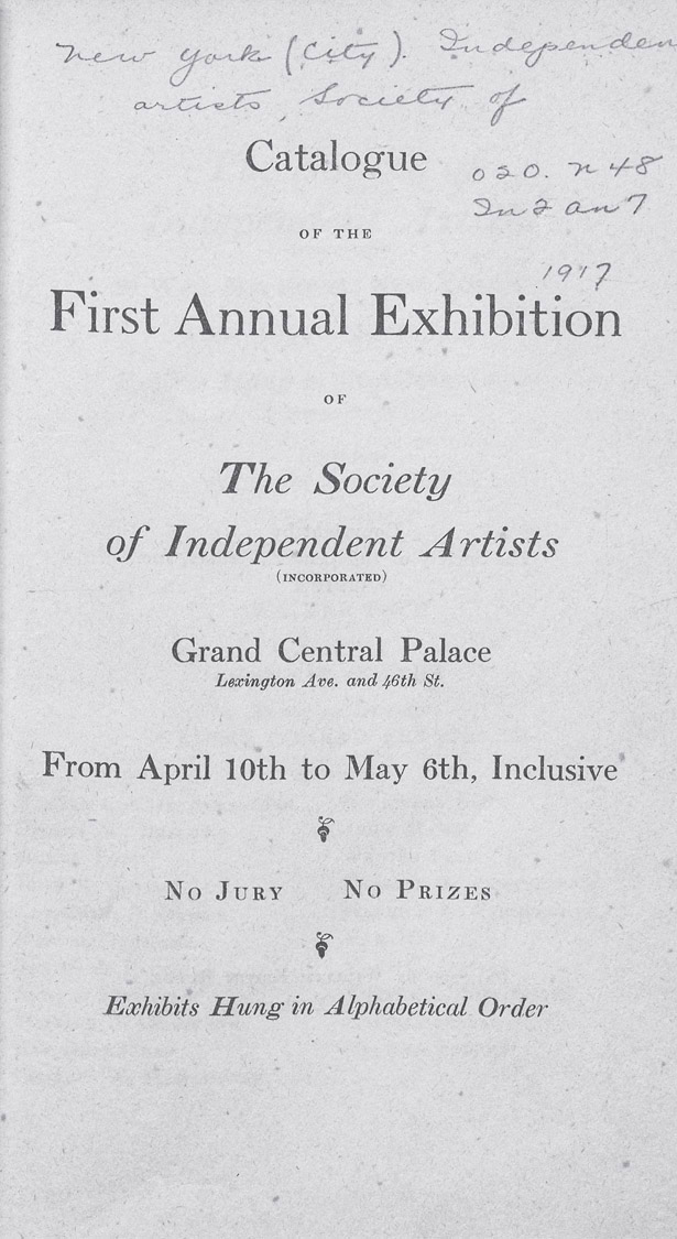 图1：独立展的目录，在其标题页上夸耀其三个独特特征：“无评审。无奖项。展品按字母顺序悬挂”。