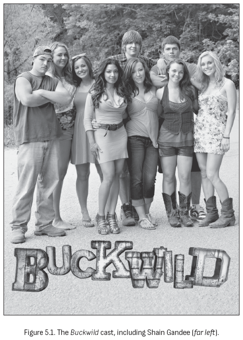 图5.1. Buckwild演员阵容,包括沙恩·甘迪(最左边)。